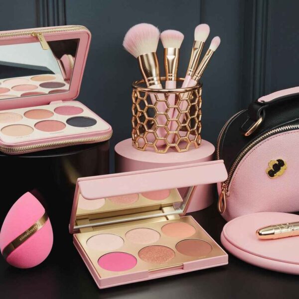 Golden Glow Illuminating Highlighter - Image 4